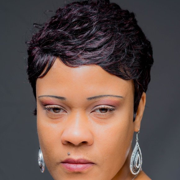 Hollywood Pixie Wig - Picture 4 of 9